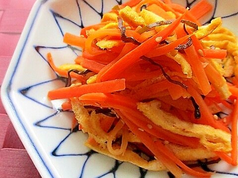 作り置きおかず♪にんじんと油揚げの塩昆布酢炒め